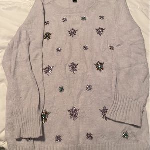 Sweater with quarter sleeves